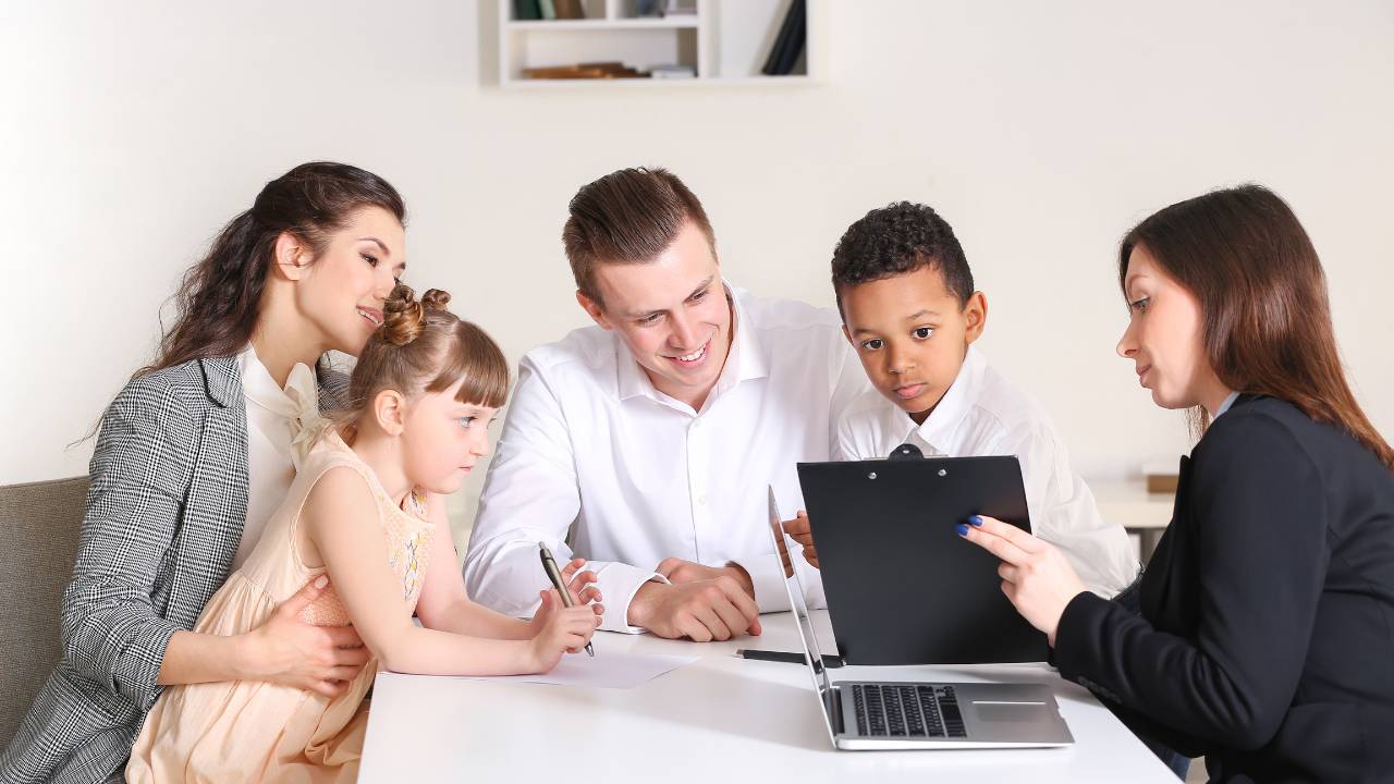 Tips that Could Help You Effectively Communicate with Your Family Lawyer 