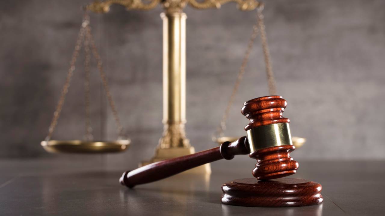 How to Lower the Cost of Hiring a Lawyer
